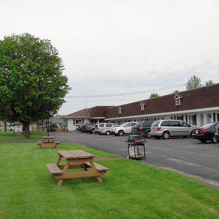 Country Squire Motel Arnprior Eksteriør bilde