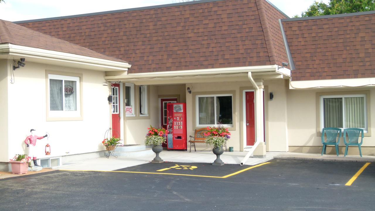 Country Squire Motel Arnprior Eksteriør bilde