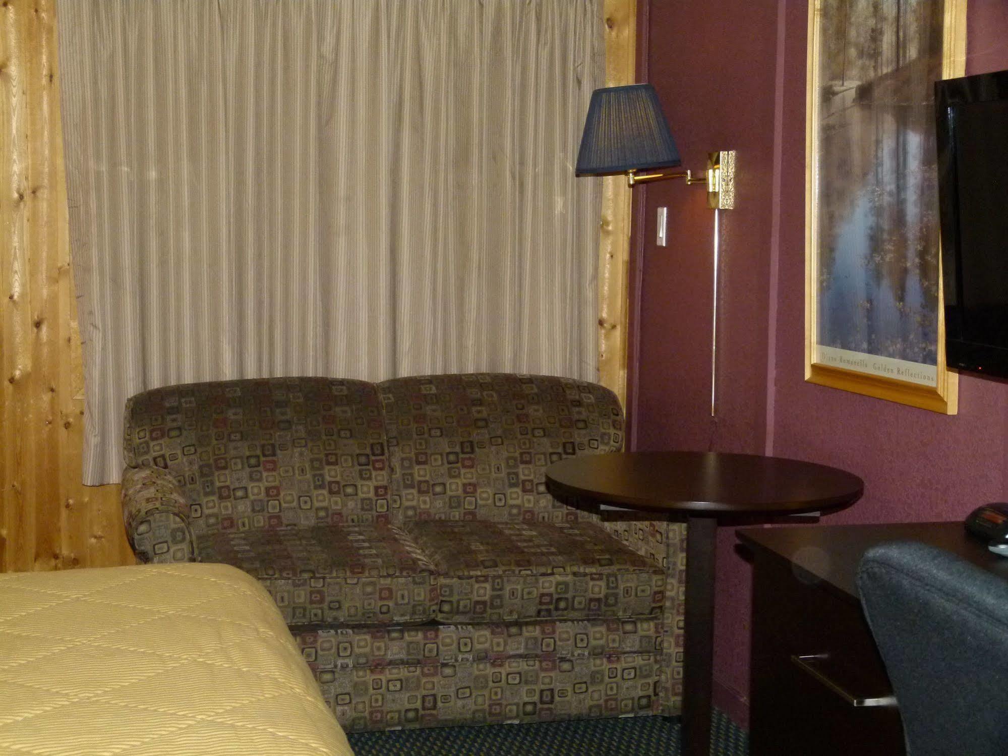 Country Squire Motel Arnprior Eksteriør bilde