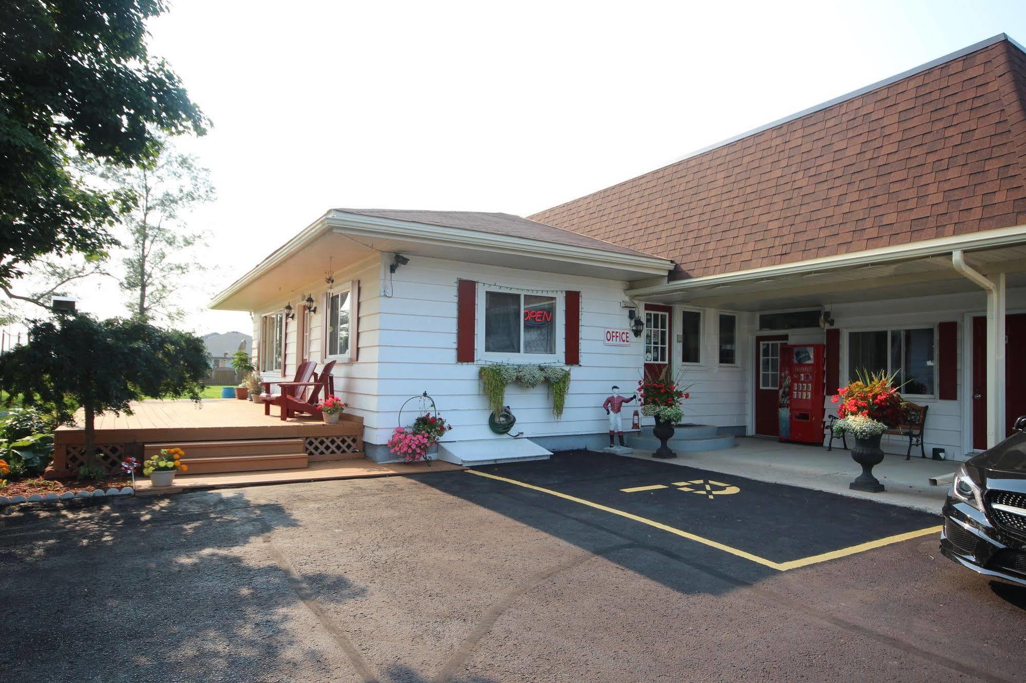 Country Squire Motel Arnprior Eksteriør bilde
